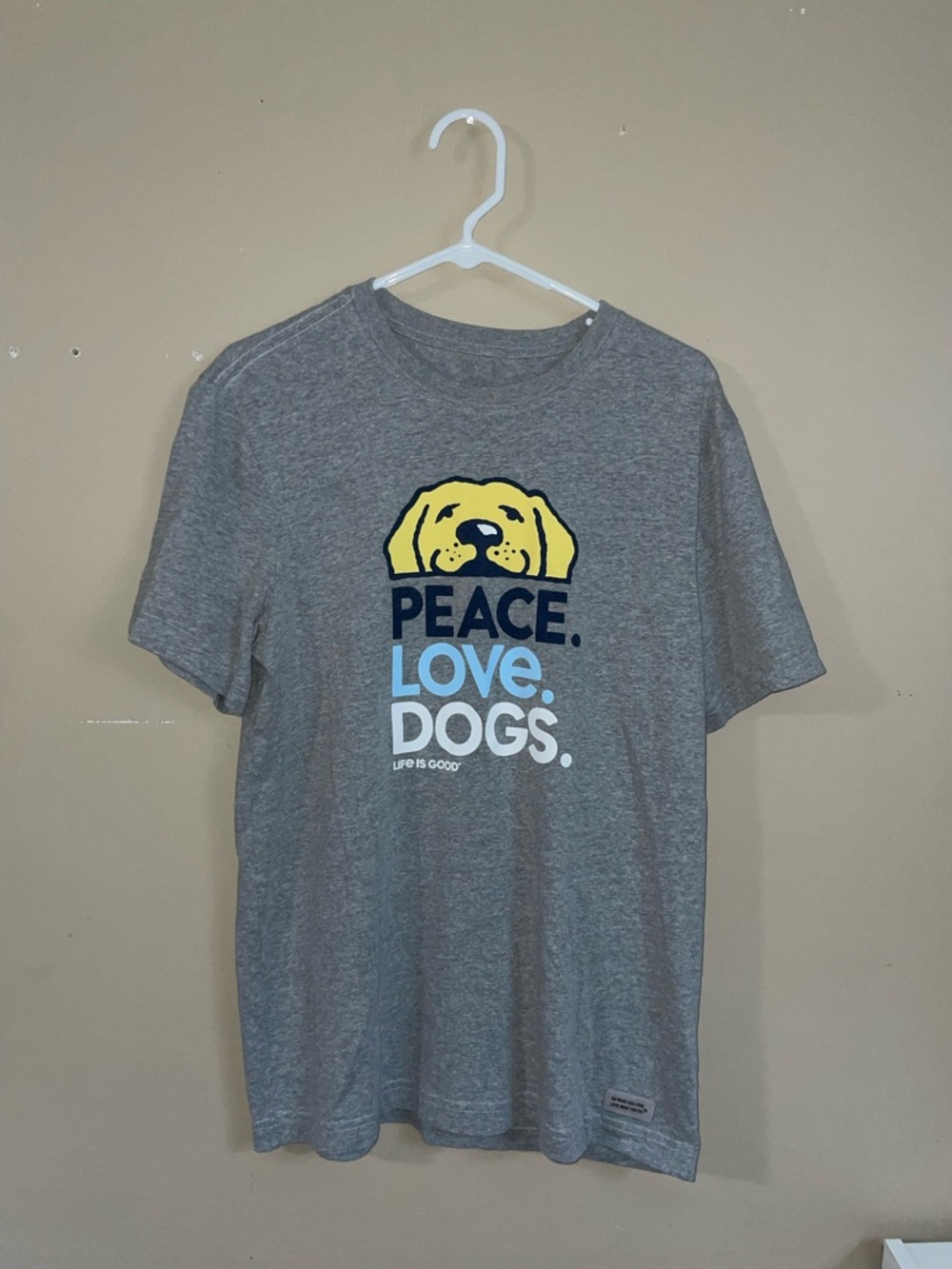 Life is Good Men's Gray 'Peace. Love. Dogs.' Graphic Tee Size M